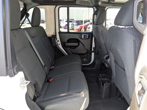 Used 2024 Jeep Wrangler Unlimited Sport AWD/4WD image 32