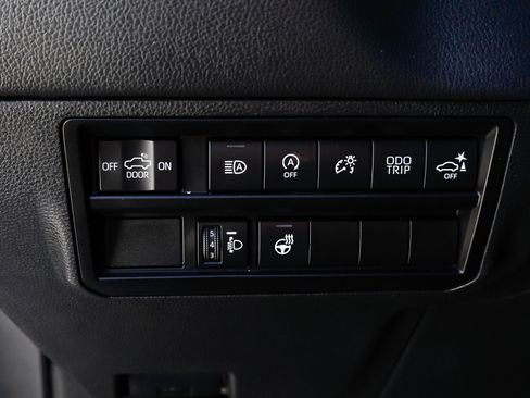 Used 2022 Toyota Tundra Limited w/ TRD Off-Road Package AWD/4WD image 20