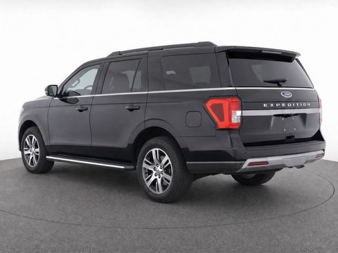 Used 2023 Ford Expedition XLT RWD image 7