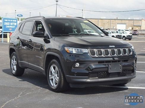 Used 2024 Jeep Compass Latitude image 17