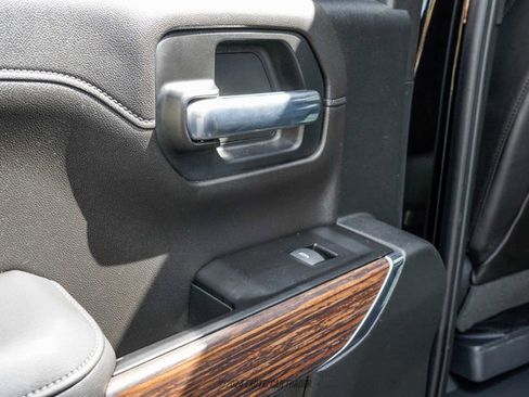 Used 2019 Chevrolet Silverado 1500 High Country w/ Technology Package image 31