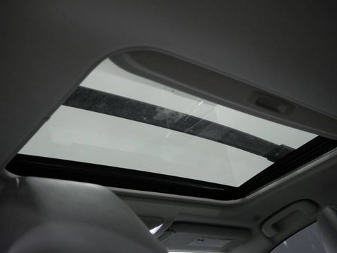 Used 2023 Toyota RAV4 XLE Premium AWD/4WD image 4