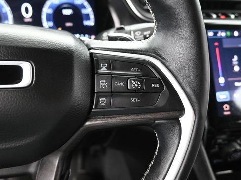 Used 2021 Jeep Grand Cherokee L Limited AWD/4WD image 15