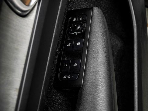 Used 2021 Volvo XC40 T5 Inscription w/ Climate Package image 31