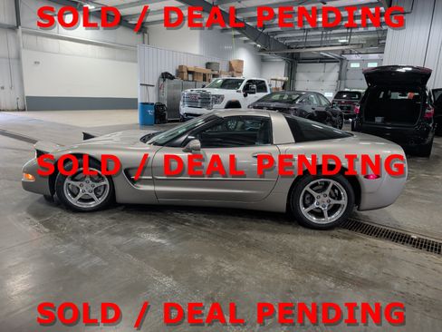 Used 2002 Chevrolet Corvette Coupe w/ Preferred Equipment Group2 RWD image 5