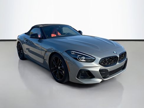 Used 2024 BMW Z4 M40i w/ Premium Package image 8