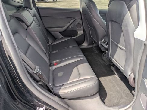 Used 2022 Tesla Model Y Long Range AWD/4WD image 30
