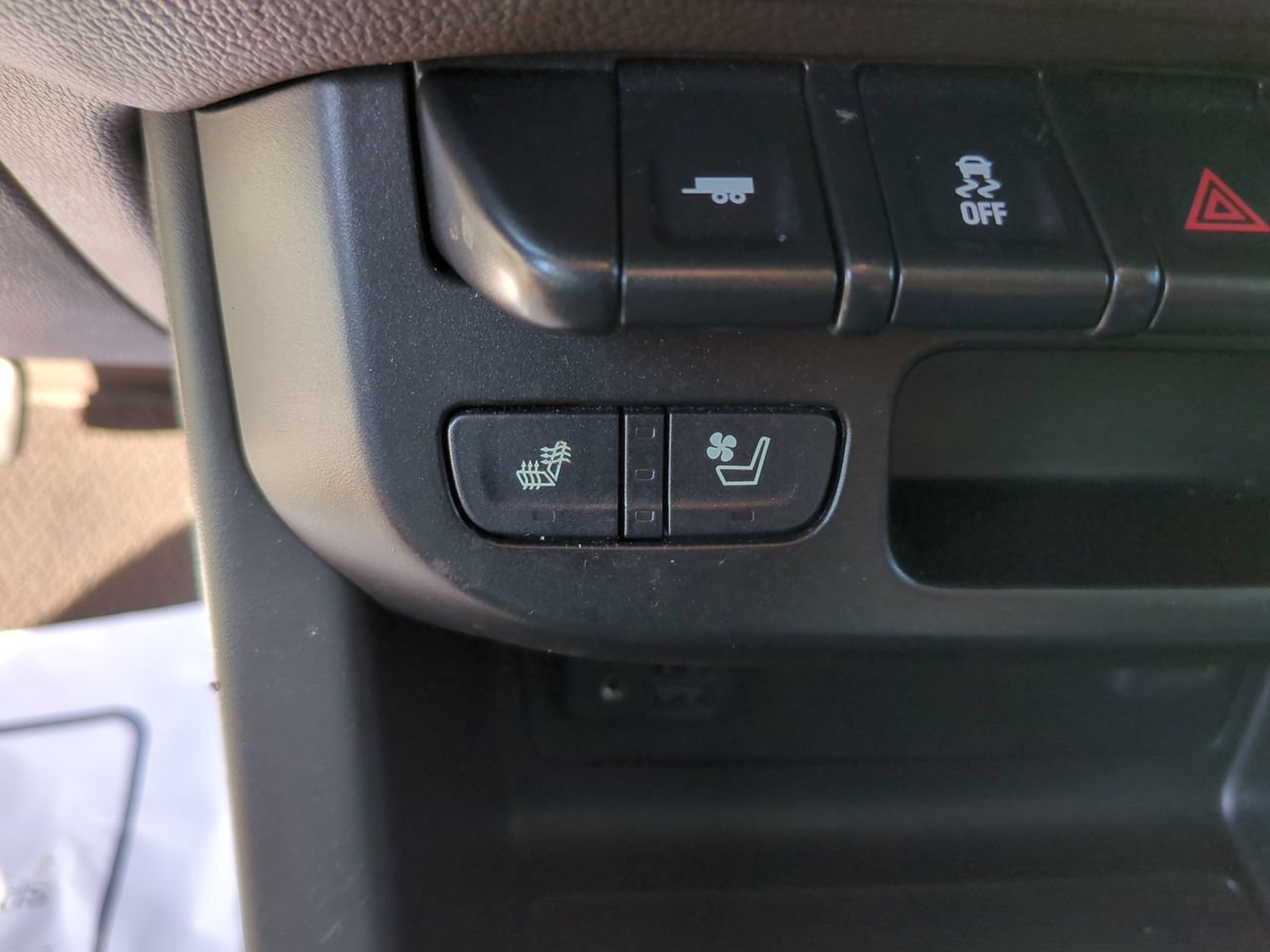 Used 2021 GMC Canyon Denali RWD image 27