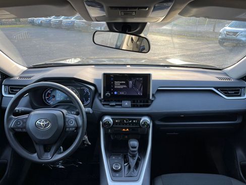 Used 2025 Toyota RAV4 LE image 32