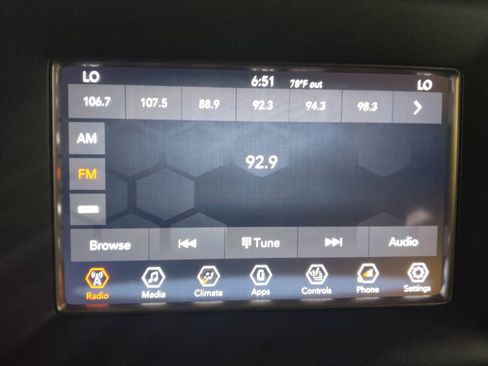 Used 2019 Jeep Grand Cherokee Laredo AWD/4WD image 25