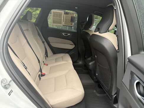 Used 2026 Volvo XC60 B5 Plus w/ Protection Package Premier AWD/4WD image 33