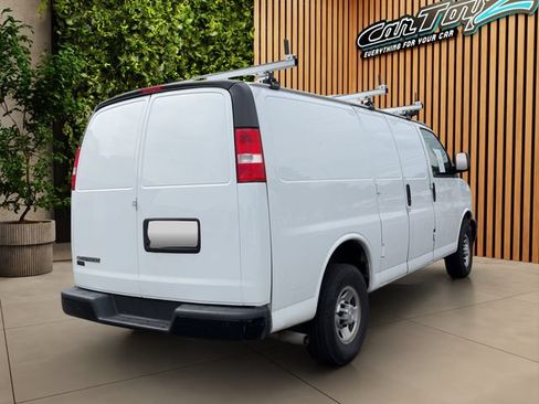 Used 2021 Chevrolet Express 2500 RWD image 5