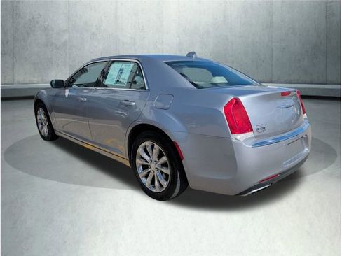 Used 2017 Chrysler 300 Limited AWD/4WD image 3