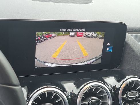 Used 2022 Mercedes-Benz GLA 250 w/ Premium Package Lite image 31