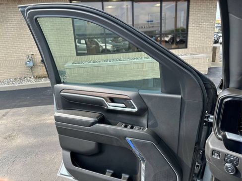 Used 2024 Chevrolet Silverado 1500 LT AWD/4WD image 16