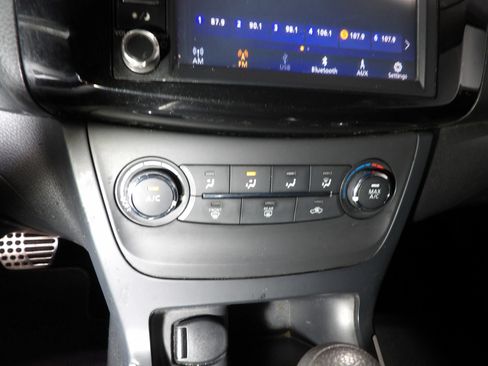 Used 2019 Nissan Sentra S w/ Exterior Package FWD image 12
