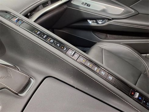 Used 2024 Chevrolet Corvette Stingray Coupe w/ Z51 Performance Package image 17