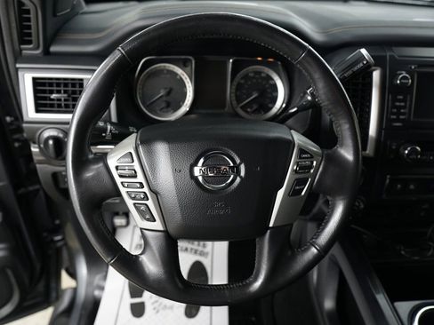 Used 2018 Nissan Titan SL w/ Midnight Edition image 28