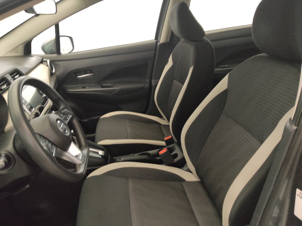 Used 2021 Nissan Versa SV FWD image 17