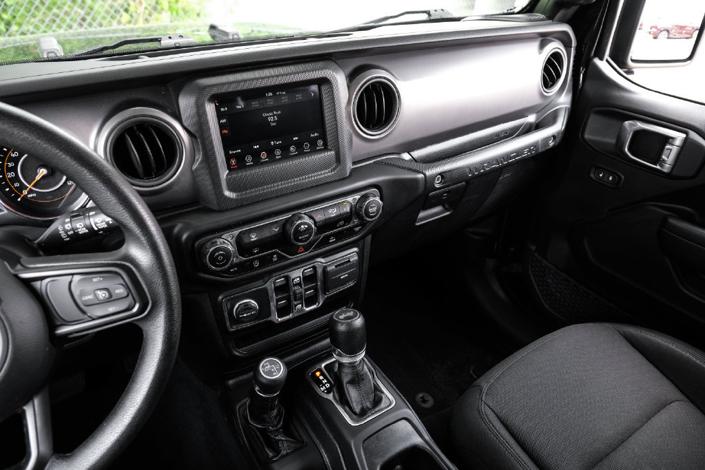 Used 2022 Jeep Wrangler Unlimited Sport AWD/4WD image 32