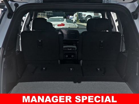 New 2026 Chevrolet Traverse LT image 13