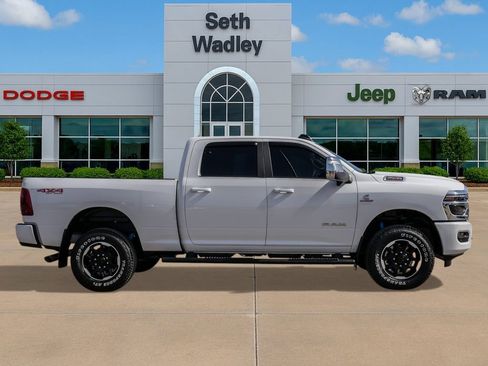 Used 2026 RAM 2500 Laramie w/ Towing Technology Group AWD/4WD image 8