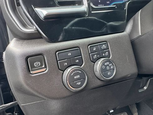 Used 2024 Chevrolet Silverado 2500 LT AWD/4WD image 14