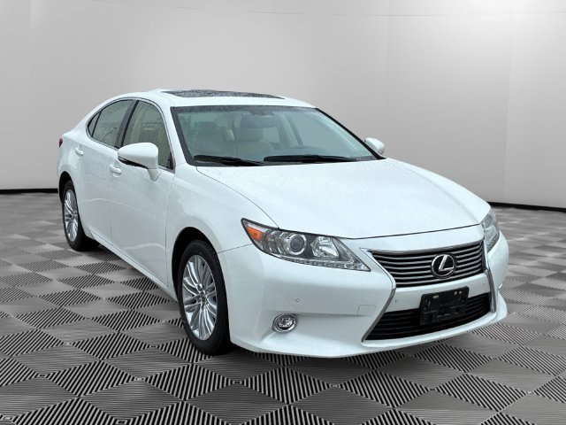 Used 2015 Lexus ES 350 w/ Luxury Package FWD image 7