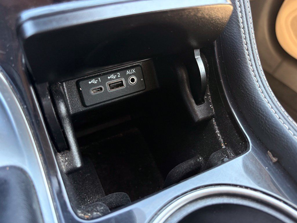 Used 2019 Nissan Maxima Platinum w/ Sport Mat Group FWD image 17