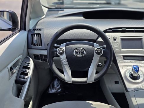 Used 2013 Toyota Prius Three FWD image 17