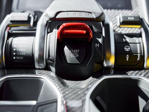 Used 2021 Lamborghini Urus image 68