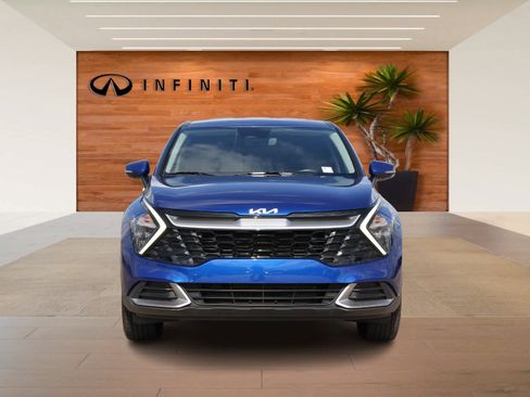 Used 2023 Kia Sportage EX image 2