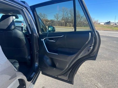 Used 2024 Toyota RAV4 XLE Premium image 17