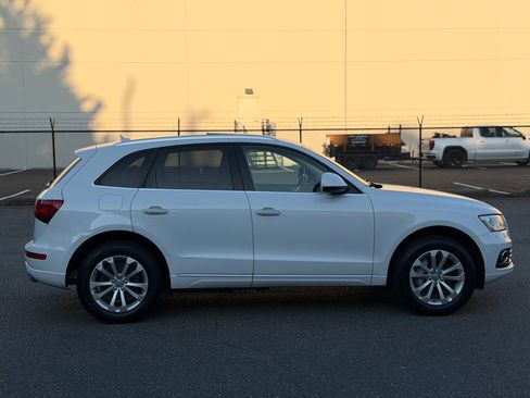 Used 2015 Audi Q5 2.0T Premium Plus w/ Technology Package AWD/4WD image 4