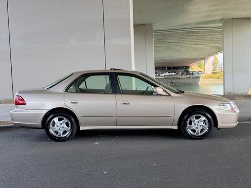 Used 2000 Honda Accord EX image 9