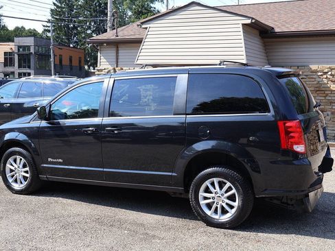 Used 2018 Dodge Grand Caravan SXT FWD image 13