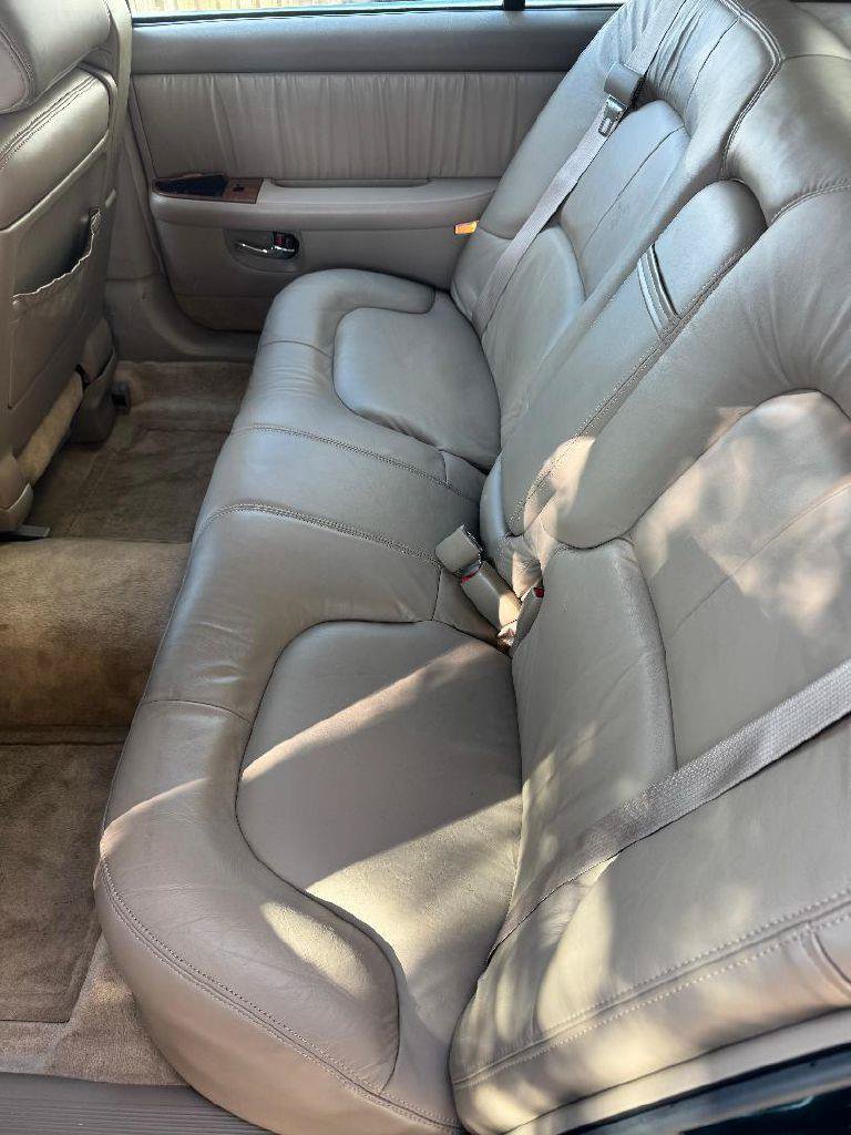 Used 1999 Buick Park Avenue w/ Prestige Opt Pkg FWD image 29