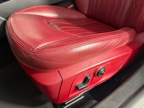 Used 2016 Maserati Ghibli Base image 16