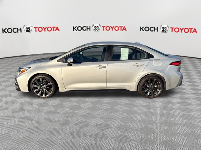 Certified 2025 Toyota Corolla SE w/ Convenience Package FWD image 4