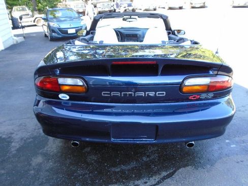 Used 1999 Chevrolet Camaro Z28 w/ SS Performance/Appearance Pkg RWD image 6