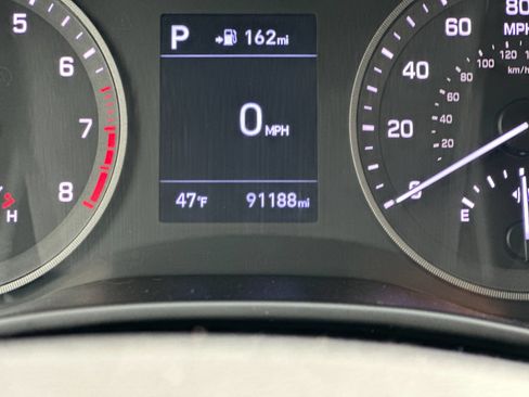 Used 2019 Hyundai Tucson Sport FWD image 29