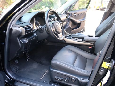 Used 2016 Lexus IS 300 AWD image 15