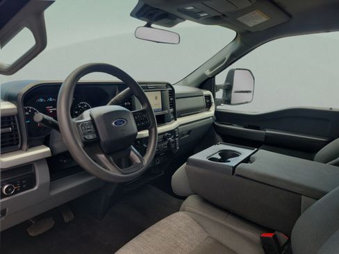 Certified 2025 Ford F250 XLT AWD/4WD image 16