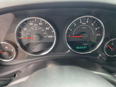 Used 2018 Jeep Wrangler Unlimited Sport AWD/4WD image 13
