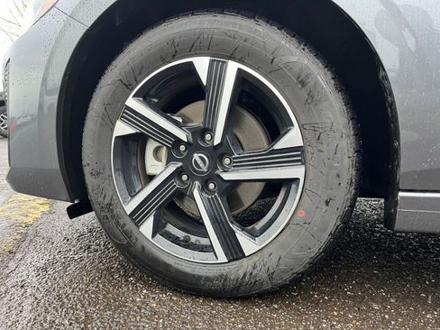 Used 2025 Nissan Sentra SV image 28