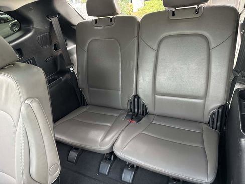 Used 2017 Hyundai Santa Fe Limited image 27