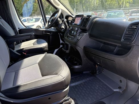 Used 2025 RAM ProMaster 2500 w/ Convenience Group FWD image 21