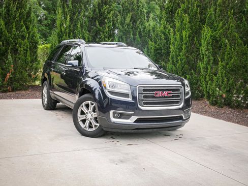 Used 2015 GMC Acadia SLT FWD image 2