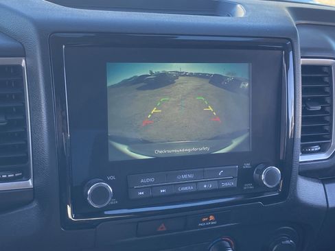 Used 2022 Nissan Frontier SV w/ Technology Package image 23