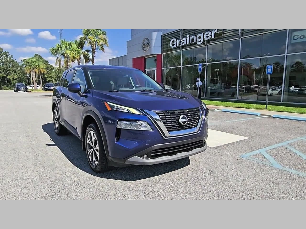 Used 2022 Nissan Rogue SV FWD image 18